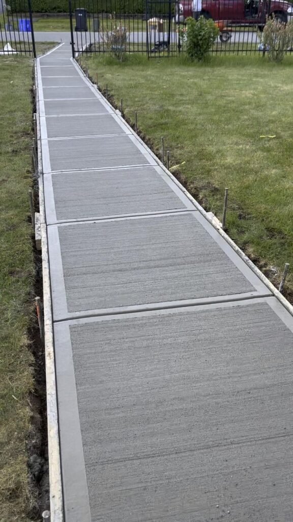 a concrete sidewalk